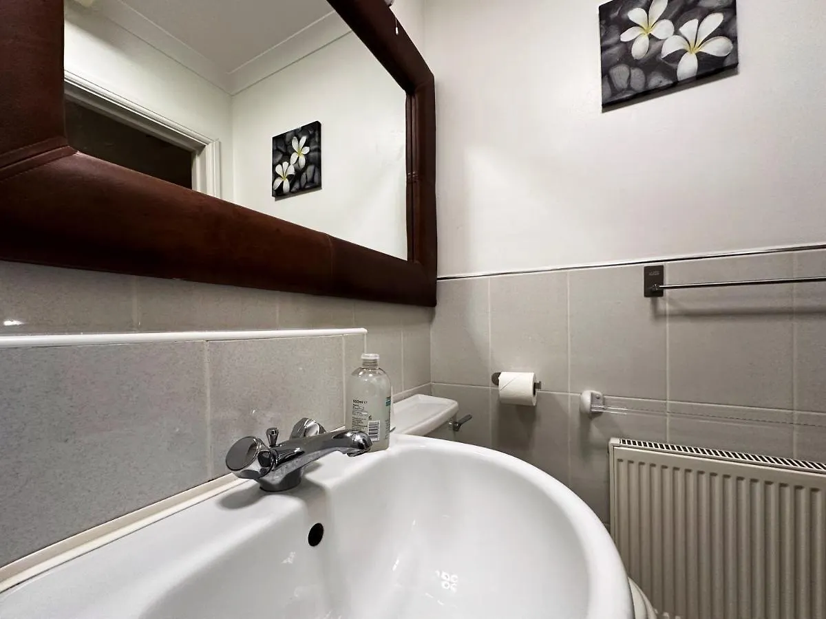 Tina Place In Tower Hill - 2 Double Beds, Max 4 People, Great Location In London