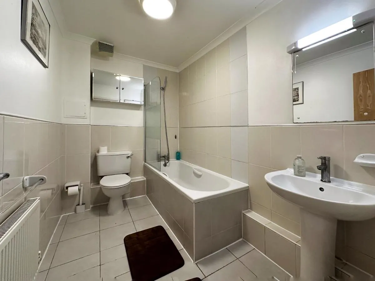 Apartment Tina Place In Tower Hill - 2 Double Beds, Max 4 People, Great Location In London