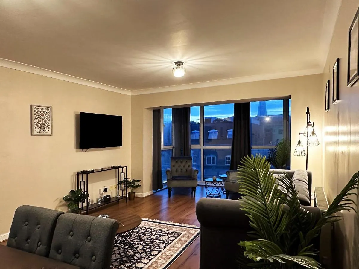Apartment Tina Place In Tower Hill - 2 Double Beds, Max 4 People, Great Location In London