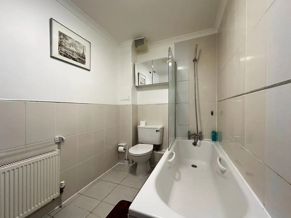 Tina Place In Tower Hill - 2 Double Beds, Max 4 People, Great Location In London