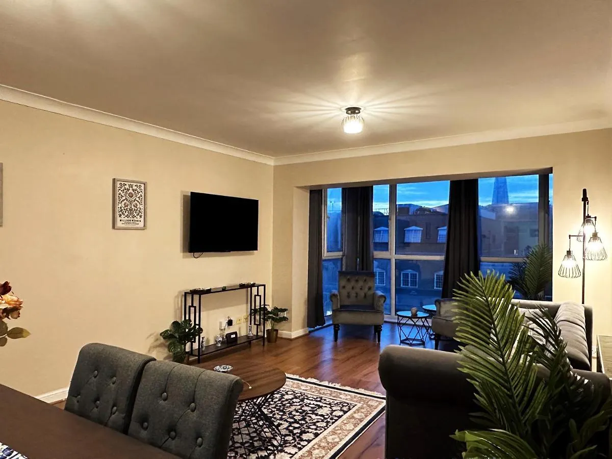 Apartment Tina Place In Tower Hill - 2 Double Beds, Max 4 People, Great Location In London