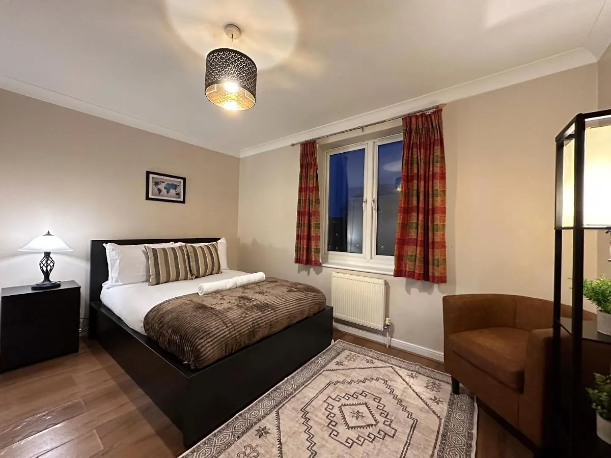 Tina Place In Tower Hill - 2 Double Beds, Max 4 People, Great Location In London Apartment