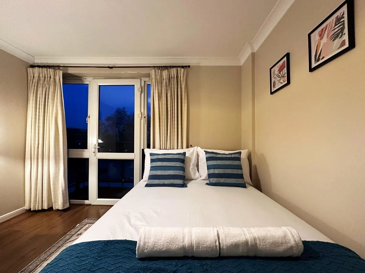 Tina Place In Tower Hill - 2 Double Beds, Max 4 People, Great Location In London Apartment