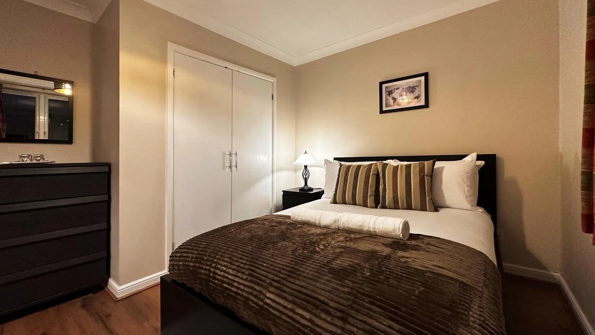 Tina Place In Tower Hill - 2 Double Beds, Max 4 People, Great Location In London